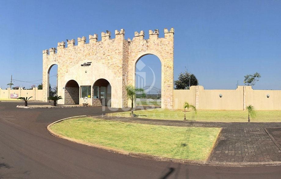 Terreno de 400,78m² no Condomínio Residencial Villa Vicenza próximo a Avenida das Cataratas — foto 1