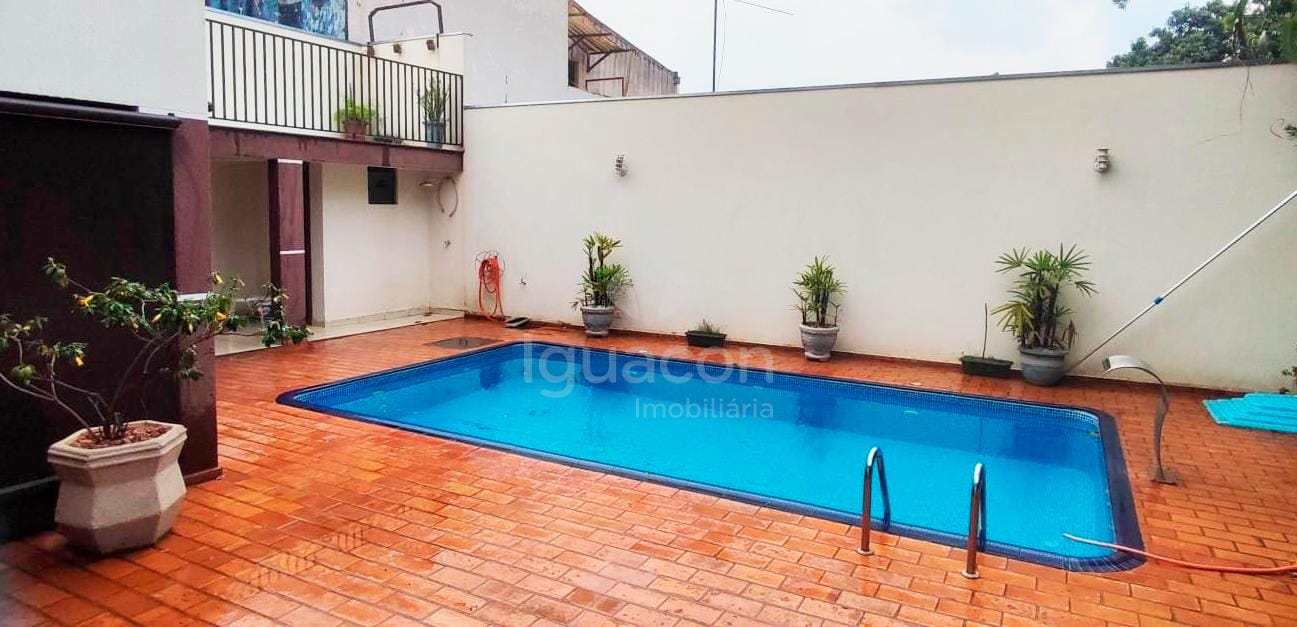Casa com 04 Dormitórios sendo 01 Suite e Piscina na Vila Yolanda — foto 29