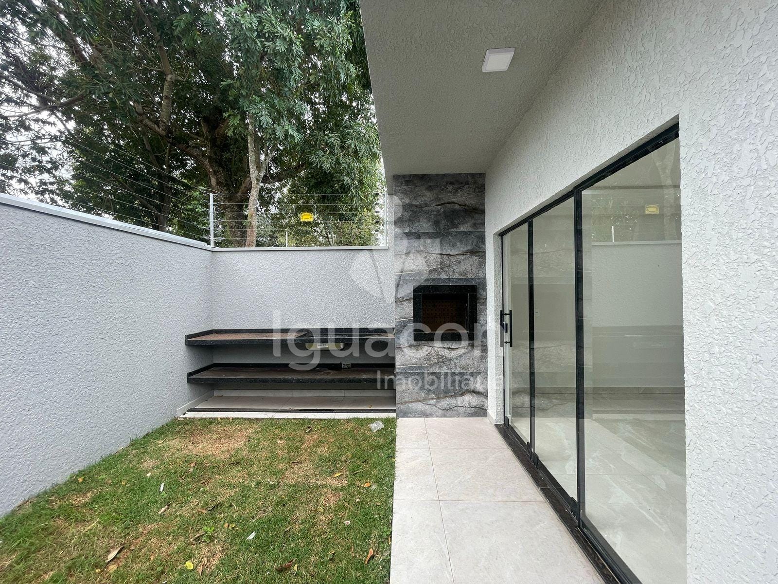 Casa com 02 Dormitórios sendo 01 Suíte e Churrasqueira no Jardim Buenos Aires — foto 2