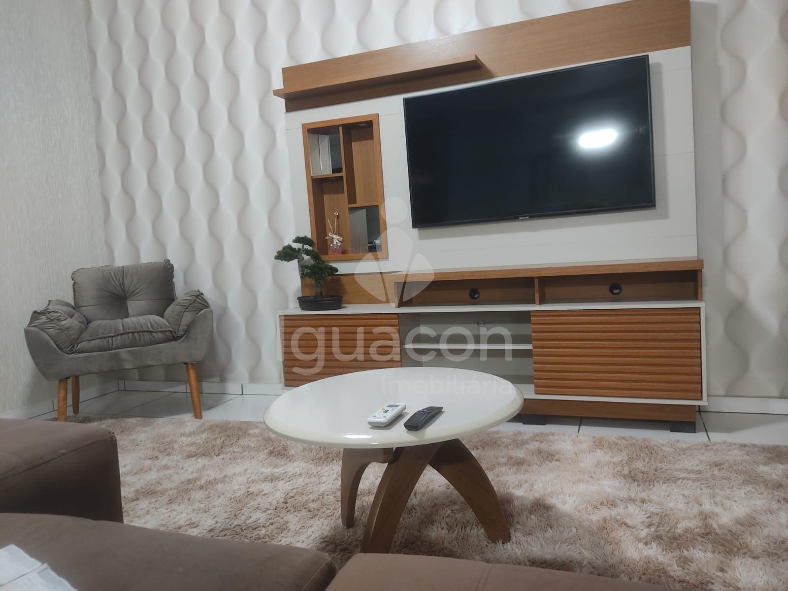 Casa com 02 Dormitórios sendo 01 Suíte e 04 Quitinetes no Jardim Petrópolis — foto 1