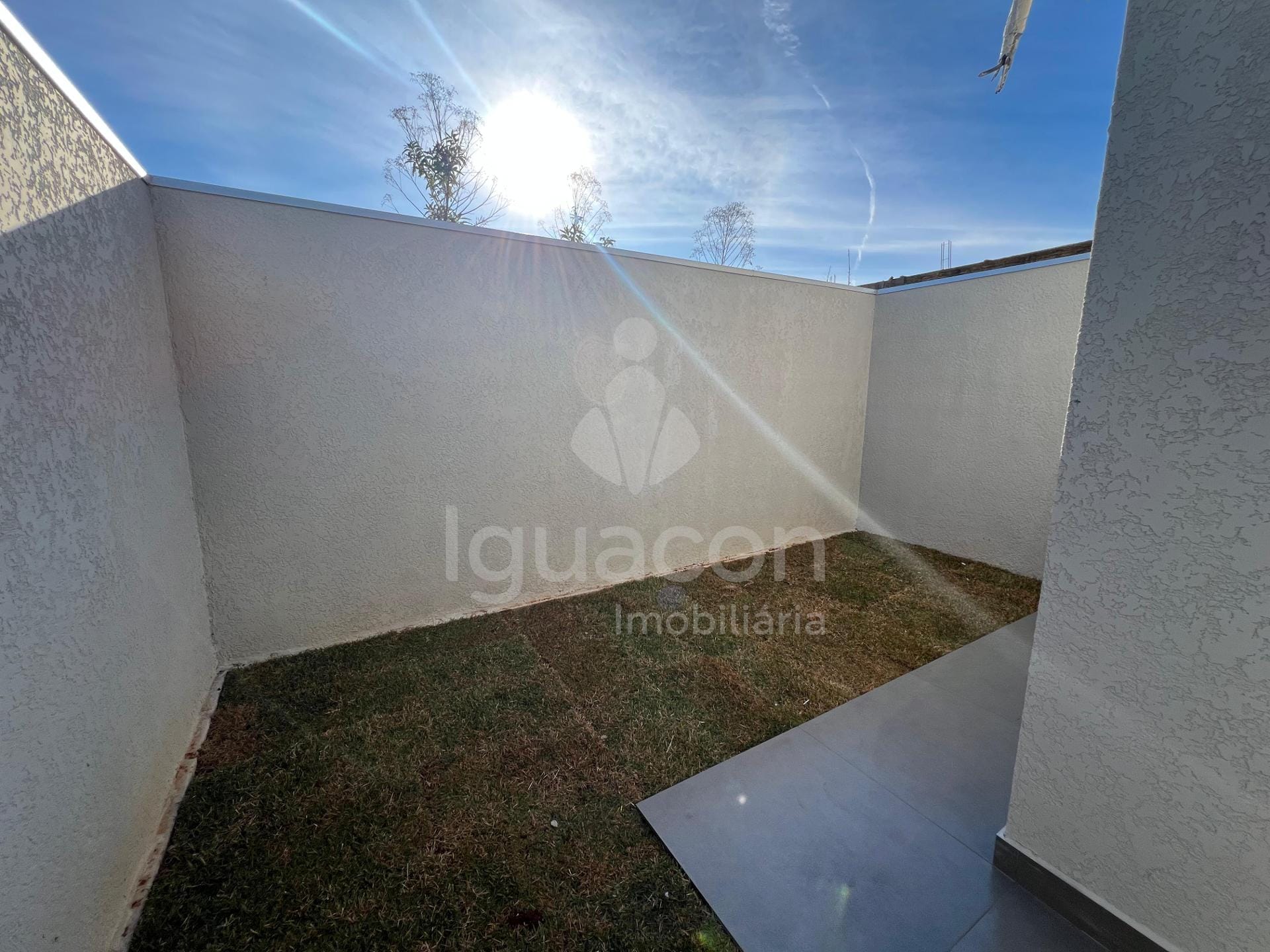 Casa com 02 Dormitórios sendo 01 Suíte no Jardim Santiago — foto 12