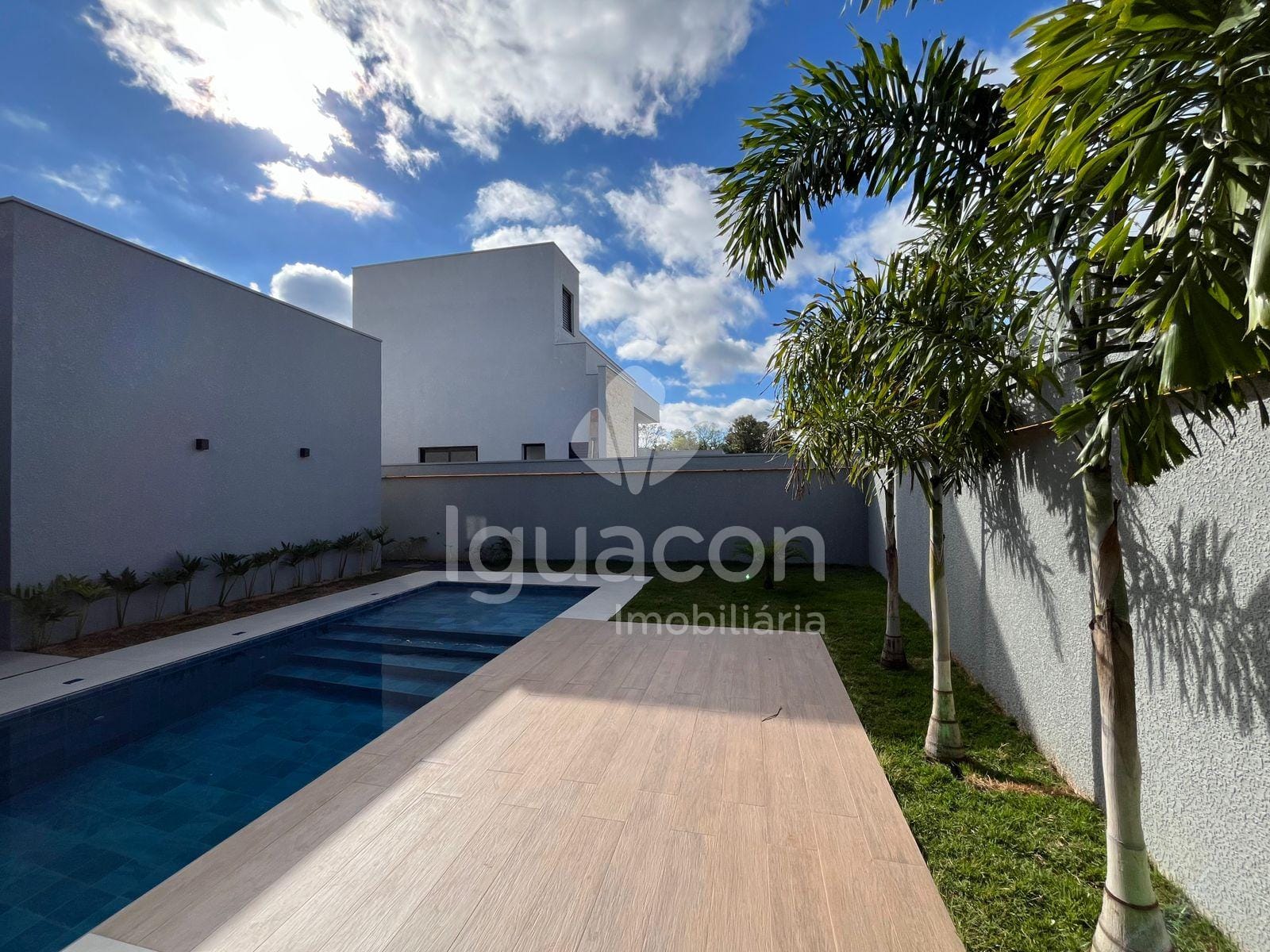 Casa com 03 Suítes e 02 Vaga de garagem coberta no Condomínio Safira — foto 2