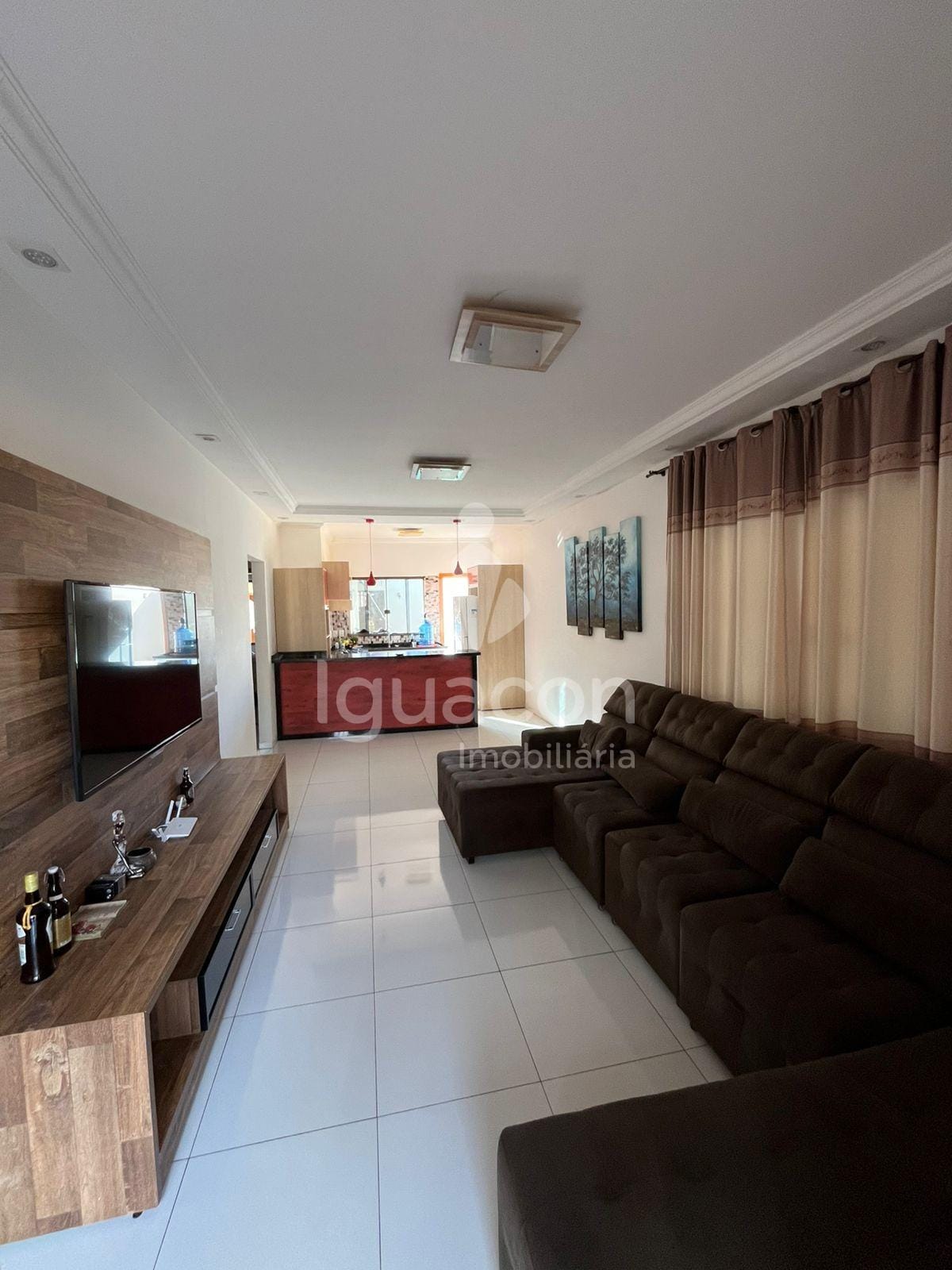 Casa com 03 Dormitórios sendo 01 Suíte no Jardim Petrópolis em Foz do Iguaçu. — foto 2