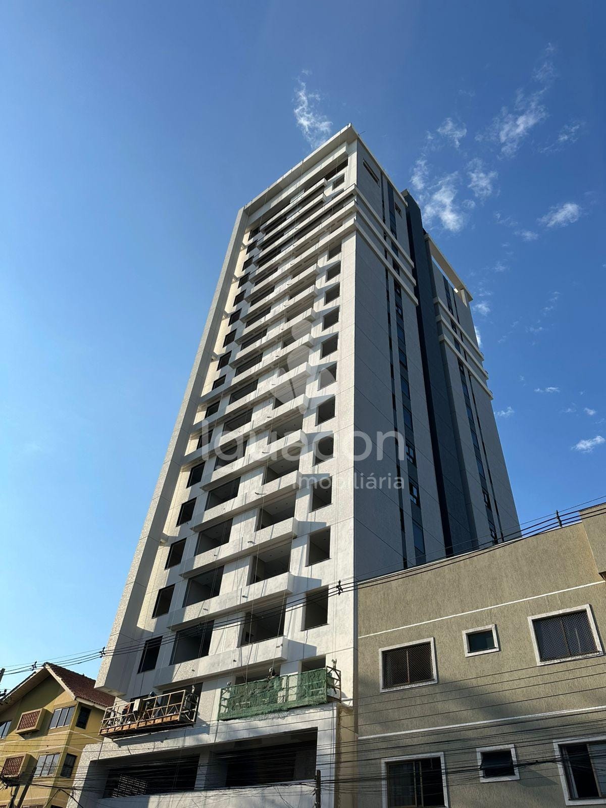 Apartamento com 02 Dormitórios sendo 01 Suíte no Edifício Araucária — foto 2